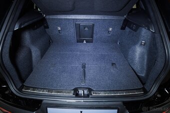 Volvo XC40 B3 Plus Bright 2023, len 25 000 km, HK hudba, DPH - 20