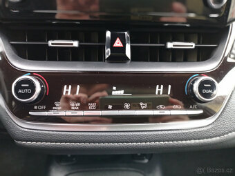 Toyota Corolla 1.8 Hybrid 90kW/Výhřev/1Maj - 20