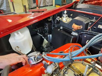 Prodám kryt topení na Chevrolet Corvette C3 68-82 - 20