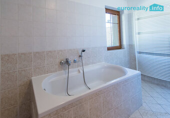 Prodej, rodinný dům 5+kk, 220 m², pozemek, 447 m², Lipno nad - 20