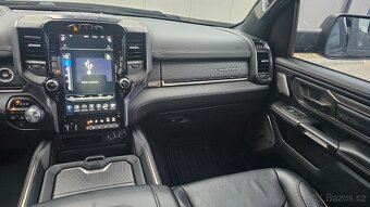 Dodge Ram 1500 Limited Black Head-up pneumatika - 20