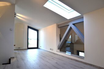 Mezonetový nový byt 4+kk, 121m2, terasa 17m2, kóje 7m2, dvě - 20