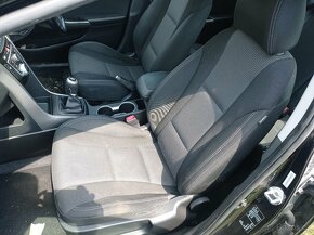 Hyundai i30 1.6 CRDi blue drive active náhradní díly - 20