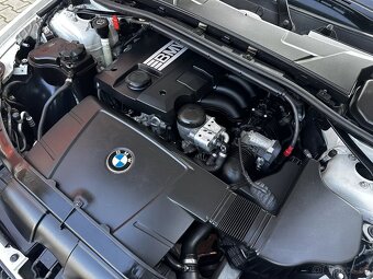BMW Řada 3 E90 320i 110kW Sedan Navi Aut. klima Šíbr ALU R18 - 20
