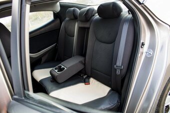 Hyundai Elantra 1.6i D-CVVT Style - 20