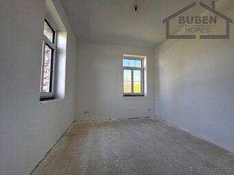 Dvougenerační RD (2 x 4+kk) užitná plocha  280 m2 , zahrada  - 20