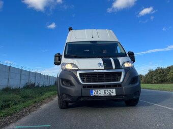 OBYTNÉ AUTO S NADSTANDARTNÍ VESTAVBOU. - 20