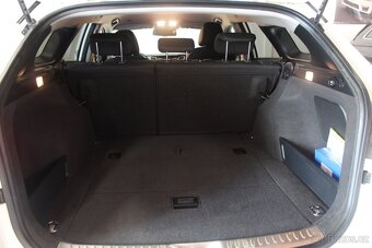 Hyundai i40  1.7 CRDi Automat 100kW  LED Navigace - 20