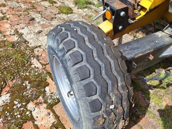 NEW HOLLAND CR9.80 + NEW HOLLAND 30G HEADER - 20