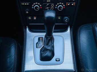 Volvo XC90 2.4 D5 147KW AUTOMAT VÝHŘEV NAVI SERVISKA - 20