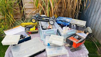 Prodám RC auta + spoustu náhradních dílů a doplňků - 20