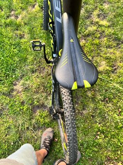 Pánské a dámské horské kolo - 20