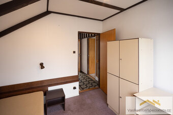 Ráj klidu a přírody: rovinatý pozemek s rekreačním objektem - 20