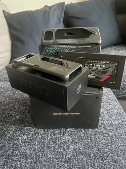 Telefon Asus ROG Phone 6 + komplet herní příslušenství. - 20