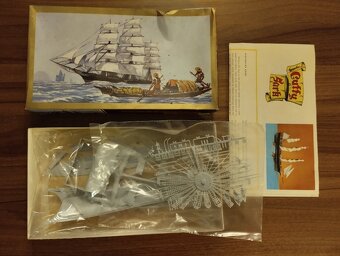 Modely letadel, plastové stavebnice. - 20