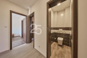 Prodej novostavby RD o dispozici 5+kk s garáží a se zahradou - 20