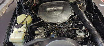Mercedes-Benz SL R107 560 - 20