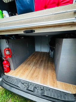 Obytný vůz Mercedes sprinter w906 - 20