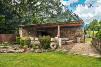 Výjimečný selský dvůr s téměř hektarovým pozemkem - Dlouhá L - 20