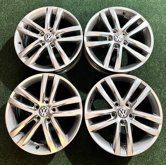 5x112 R17 Originál alu kola VW Touran 2017 - ET52 - 20