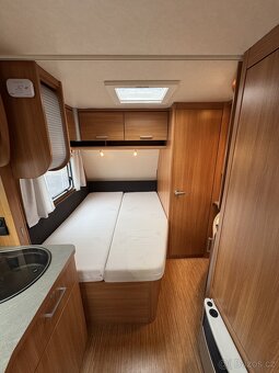 Knaus Sport 500 ~ Francouzská postel - 20