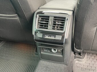 Škoda Superb combi 2.0 TDI / 110 kW DSG Style - 20