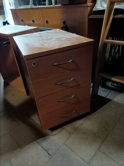 Starší a starý nábytek - 20