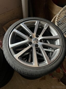 VW Golf GTI MK5 Fahrenheit edition 1/1200 ks USA - 20