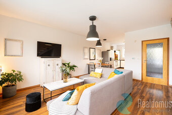 Rodinný dům 4+kk, 120m2, garáž, bazén, zahrada, Roudné, okre - 20
