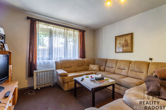 Prodej rodinného domu 819 m², pozemek 9 510 m² - 20