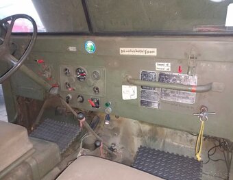 Nekaf M38A1 4x4 – vojenský kabriolet s duší historie - 20