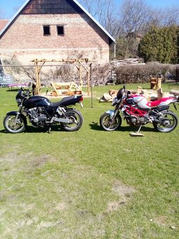 MV Agusta Brutale 910 a Honda CB 1000 super four big one - 20