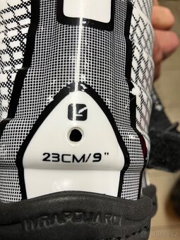 Hokejová výzbroj - 20