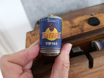 Starý vzhledově velice zachovalý německý přístroj - 20