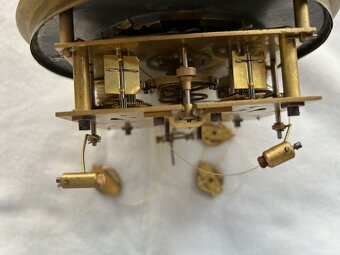 Třízávažové hodiny vídeňské baroko Gustav Becker. - 20