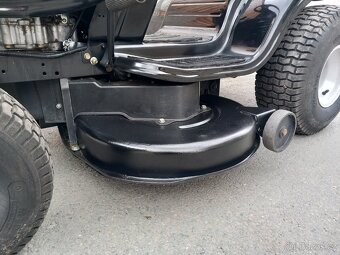Prodám zahradní traktor MTD 15.5hp - 20