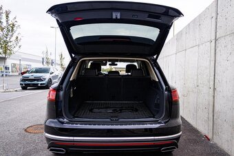Volkswagen Touareg 3.0 TDI / TOP STAV / Night VIsion / Masáž - 20
