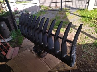 příslušenství k bagrům,trny,prosívací lžíce,hrábě - 20