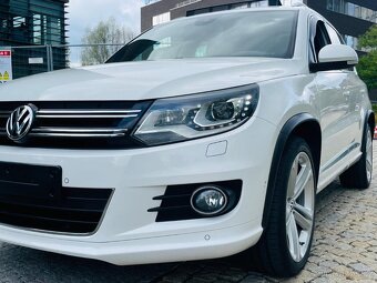 Volkswagen Tiguan 2.0TSI 4x4 AUT LED KAMERA SERVISKA TAŽNÉ - 20