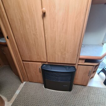 Karavan hobby 560 - 20