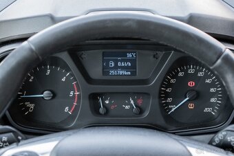 Ford Tourneo Custom 2.2 TDCi L1H1 T300 - 20
