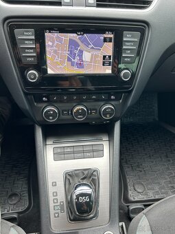ŠKODA OCTAVIA III 1.6TDI 85KW DSG COMBI STYLE+ NAVI XENON - 20