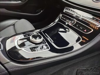 Mercedes-Benz Třídy E 2,0 220d  E 220 Avantgarde (2017) - 20