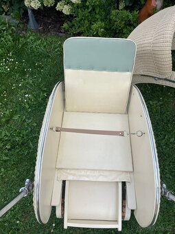Retro kočárek pro miminko č. 909 - 20