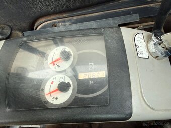 Komatsu PC26MR-3 - 20