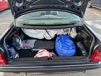 Audi 100 C3 2.2E - 20