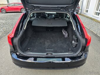 VOLVO V90 2,0 140kW D4 AWD Drive-E MOMENTUM Auto LED KŮŽE - 20