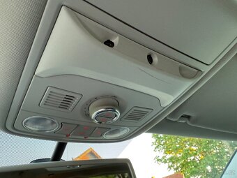 Touran 2.0 tdi 103 kw dsg pano bixenon 7 mist - 20