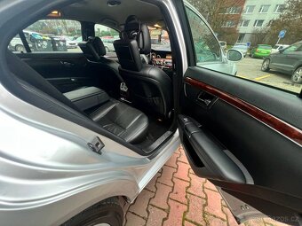 221 Mercedes-Benz - 20