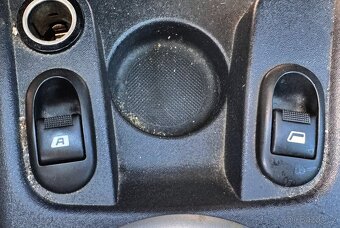 ČTYŘVÁLCOVÝ CITROEN C3 1,4i 16v, KLIMATIZACE, TAŽNÉ ZAŘ. TOP - 20